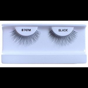 Buy 1, Get 1 FREE! 100% Human Hair Eyelashes